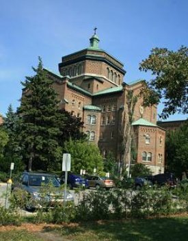 Hôpital du Sacré-Coeur de Montréal in Cartierville