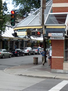 Plaza Saint-Hubert - St-Hubert & Bellechasse