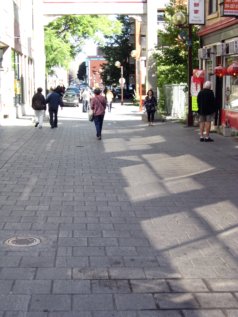 de la Gauchetiere Street